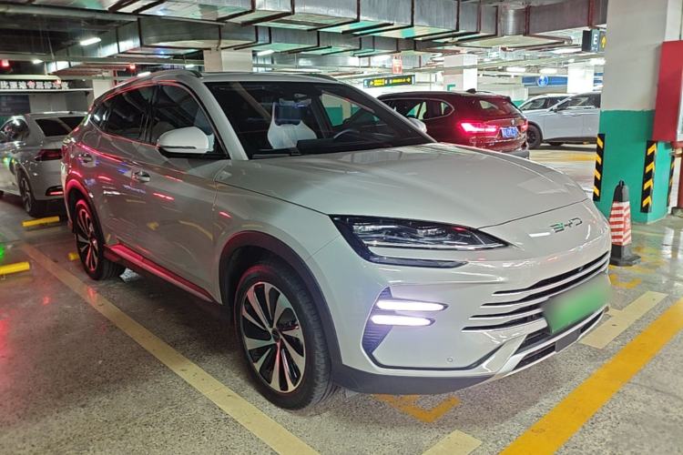 Used BYD Song PLUS New Energy 2023 Champion Edition DM-i 110KM Flagship Model Front Right 45 Deg