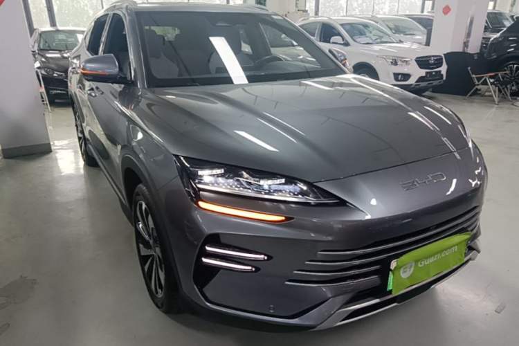Used BYD Song PLUS New Energy 2023 Champion Edition DM-i 110KM Flagship PLUS Front Right 45 Deg