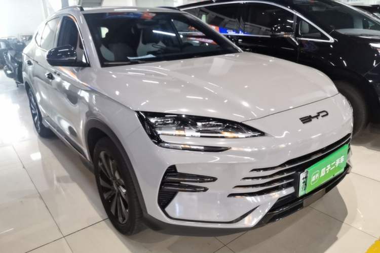 Used BYD Song PLUS New Energy 2023 Champion Edition DM-i 110KM Flagship Model Front Right 45 Deg