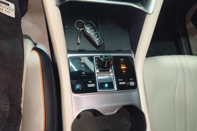 Used BYD Song PLUS New Energy 2023 Champion Edition EV 520KM Prestige Model Gear Lever