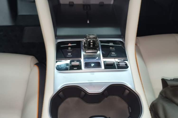 Used BYD Song PLUS New Energy 2023 Champion Edition DM-i 110KM Flagship Model Gear Lever