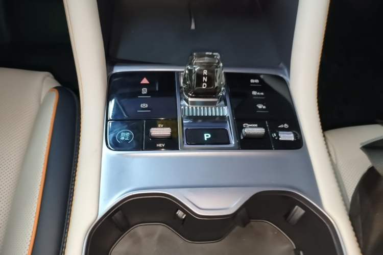 Used BYD Song PLUS New Energy 2023 Champion Edition DM-i 110KM Flagship PLUS Gear Lever