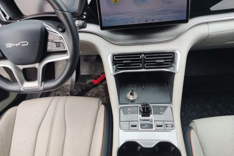 Used BYD Song PLUS New Energy 2023 Champion Edition DM-i 150KM Flagship PLUS Gear Lever