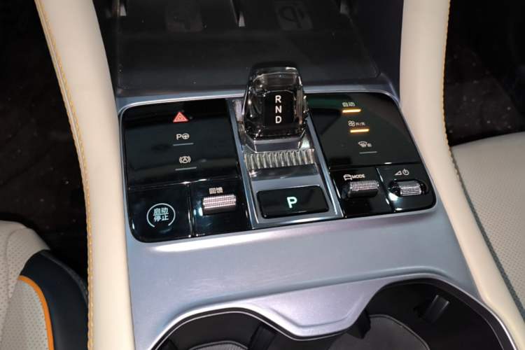 Used BYD Song PLUS New Energy 2023 Champion Edition EV 605KM Flagship PLUS Gear Lever