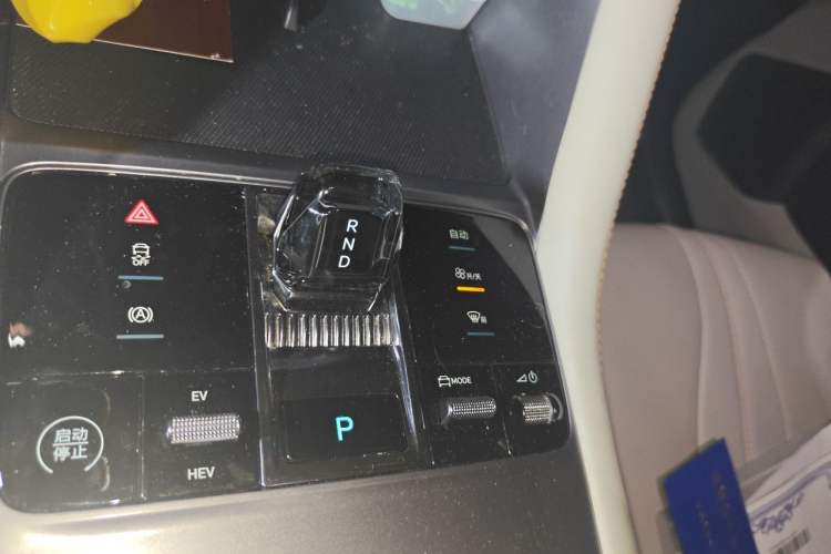 Used BYD Song PLUS New Energy 2023 Champion Edition DM-i 110KM Flagship PLUS Gear Lever