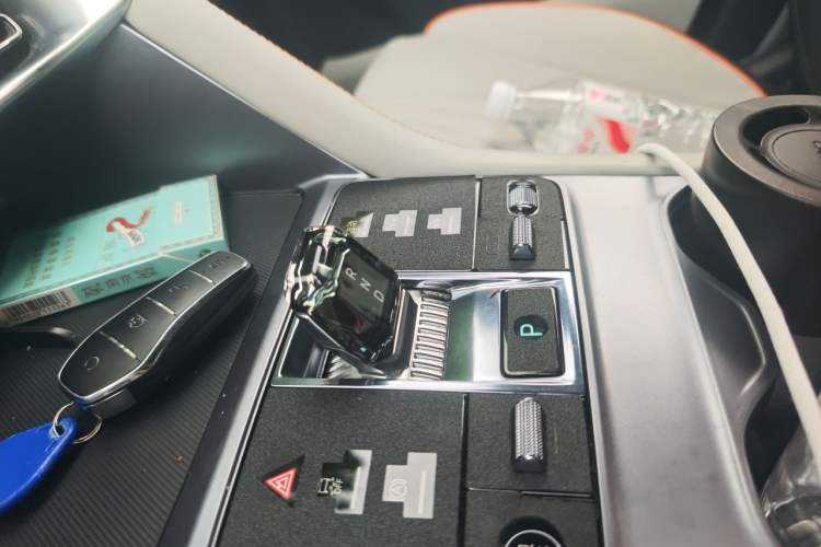 Used BYD Song PLUS New Energy 2023 Champion Edition DM-i 110KM Flagship Model Gear Lever