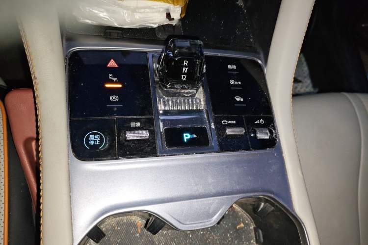 Used BYD Song PLUS New Energy 2023 Champion Edition EV 520KM Flagship Model Gear Lever