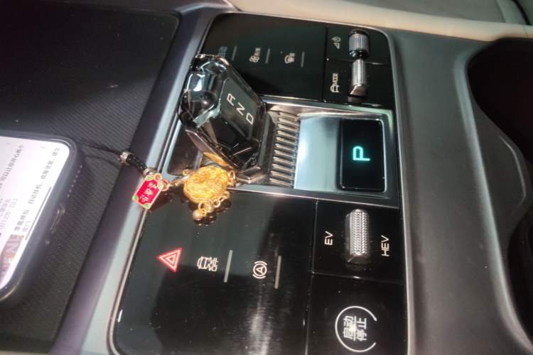 Used BYD Song PLUS New Energy 2023 Champion Edition DM-i 110KM Flagship PLUS Gear Lever