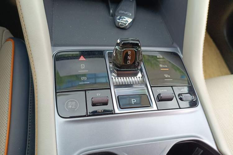 Used BYD Song PLUS New Energy 2023 Champion Edition DM-i 110KM Flagship PLUS Gear Lever