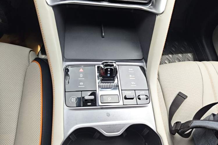 Used BYD Song PLUS New Energy 2023 Champion Edition DM-i 110KM Flagship PLUS Gear Lever
