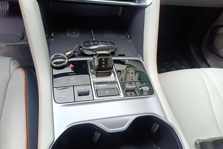 Used BYD Song PLUS New Energy 2023 Champion Edition DM-i 150KM Flagship PLUS Gear Lever