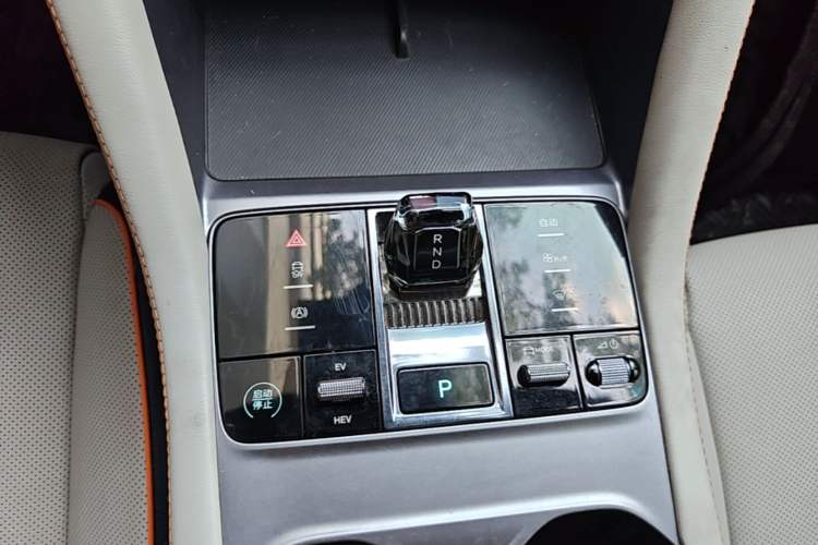 Used BYD Song PLUS New Energy 2023 Champion Edition DM-i 110KM Flagship PLUS Gear Lever