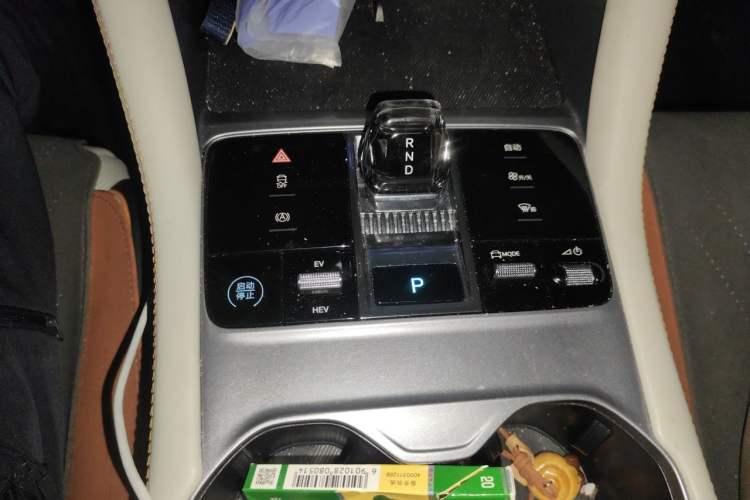Used BYD Song PLUS New Energy 2023 Champion Edition DM-i 110KM Flagship PLUS Gear Lever
