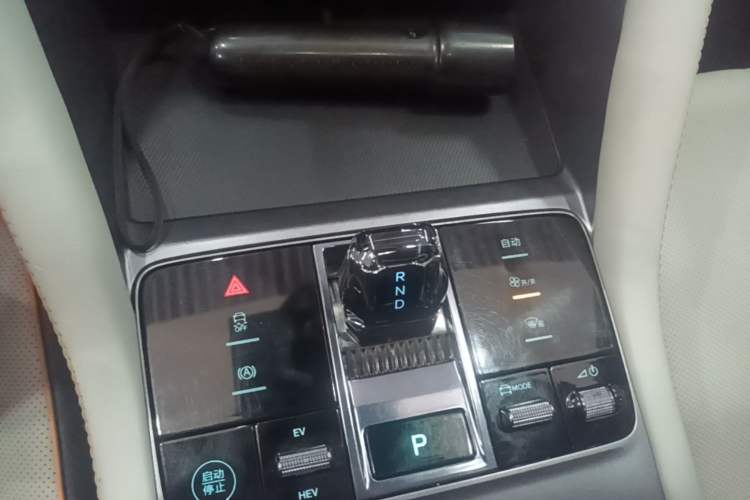 Used BYD Song PLUS New Energy 2023 Champion Edition DM-i 110KM Flagship PLUS Gear Lever