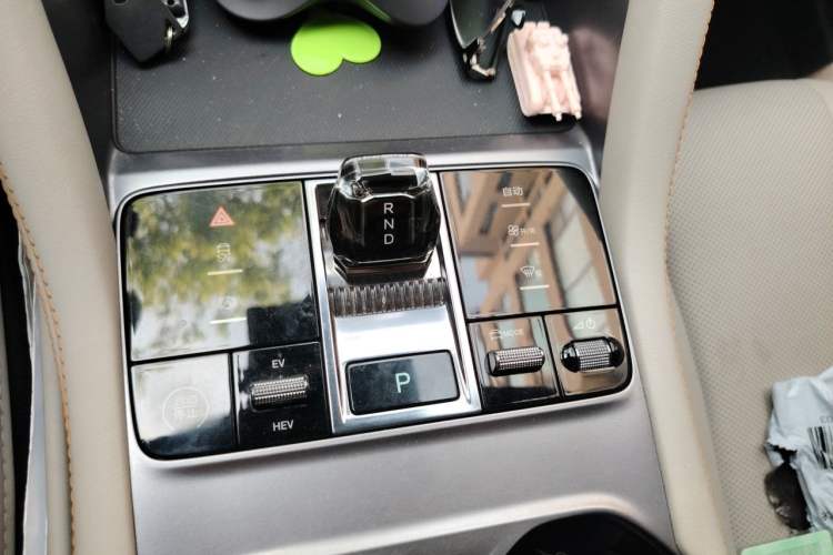 Used BYD Song PLUS New Energy 2023 Champion Edition DM-i 110KM Flagship PLUS Gear Lever