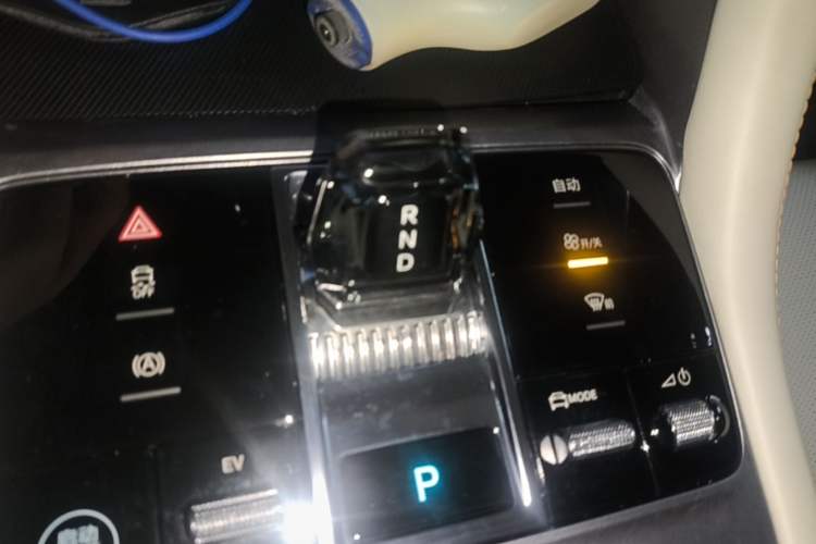 Used BYD Song PLUS New Energy 2023 Champion Edition DM-i 110KM Flagship PLUS Gear Lever
