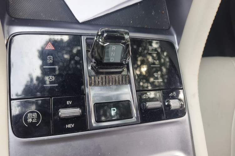 Used BYD Song PLUS New Energy 2023 Champion Edition DM-i 110KM Flagship Model Gear Lever