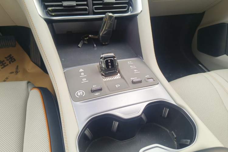 Used BYD Song PLUS New Energy 2023 Champion Edition DM-i 110KM Flagship PLUS Gear Lever