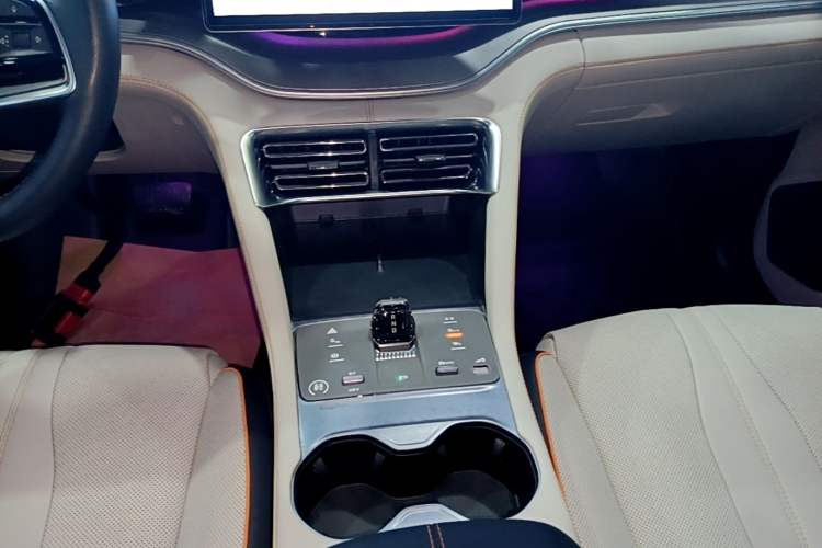 Used BYD Song PLUS New Energy 2023 Champion Edition DM-i 110KM Flagship PLUS Gear Lever