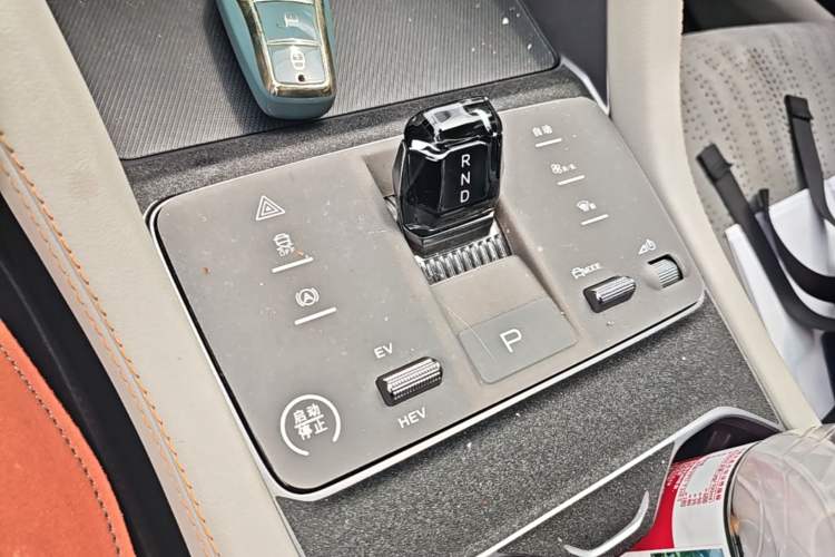 Used BYD Song PLUS New Energy 2023 Champion Edition DM-i 110KM Flagship PLUS Gear Lever