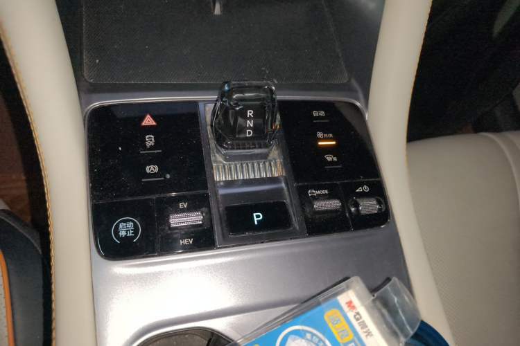 Used BYD Song PLUS New Energy 2023 Champion Edition DM-i 110KM Flagship PLUS Gear Lever
