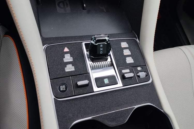 Used BYD Song PLUS New Energy 2023 Champion Edition EV 605KM Flagship PLUS Gear Lever