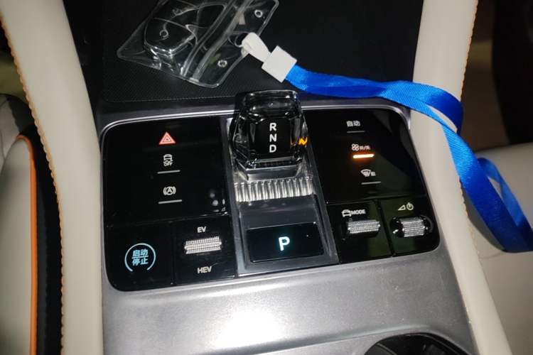 Used BYD Song PLUS New Energy 2023 Champion Edition DM-i 110KM Flagship Model Gear Lever