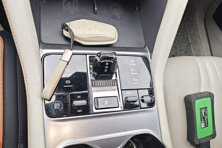 Used BYD Song PLUS New Energy 2023 Champion Edition DM-i 150KM Flagship PLUS Gear Lever