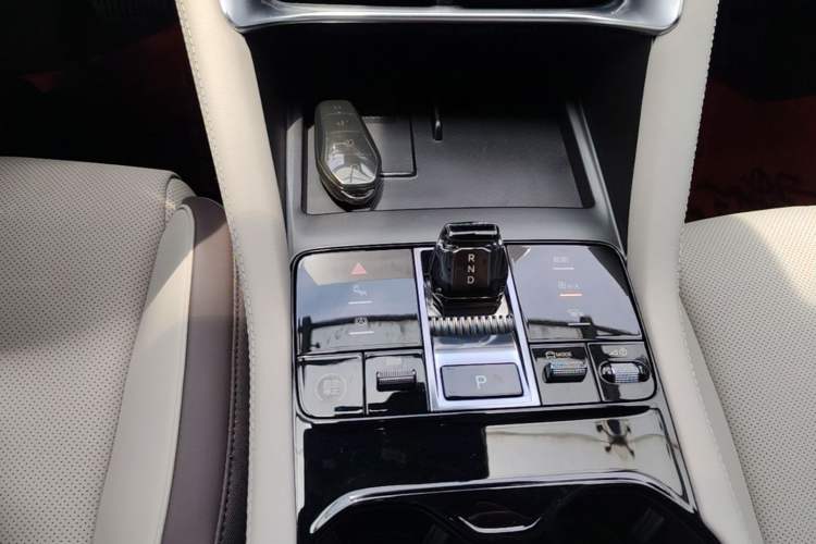 Used BYD Song PLUS New Energy 2023 Champion Edition EV 520KM Flagship Model Gear Lever