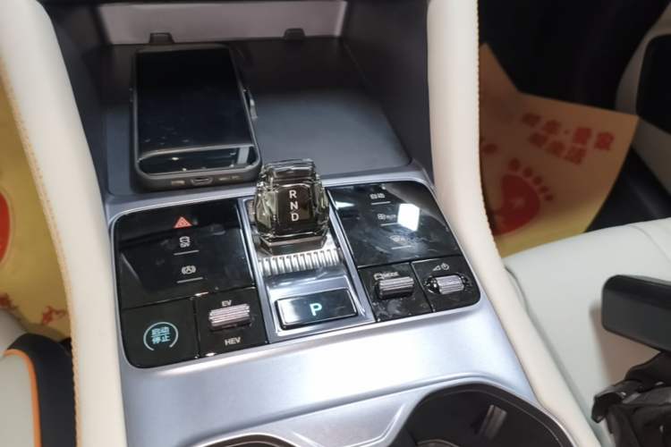 Used BYD Song PLUS New Energy 2023 Champion Edition DM-i 110KM Flagship Model Gear Lever