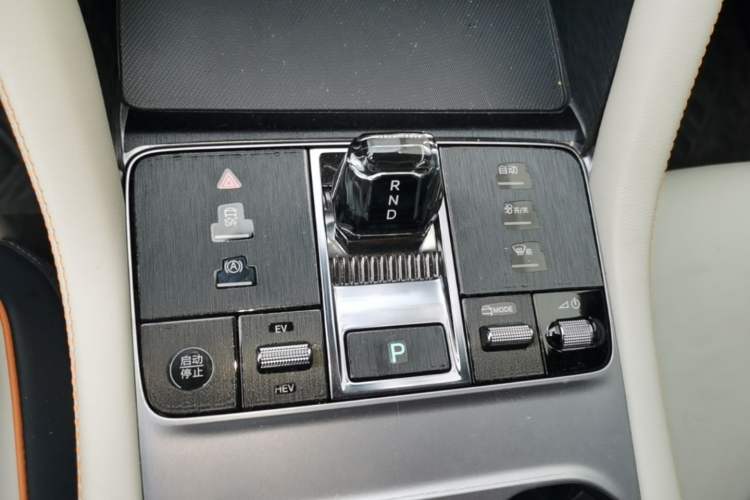 Used BYD Song PLUS New Energy 2023 Champion Edition DM-i 110KM Flagship Model Gear Lever