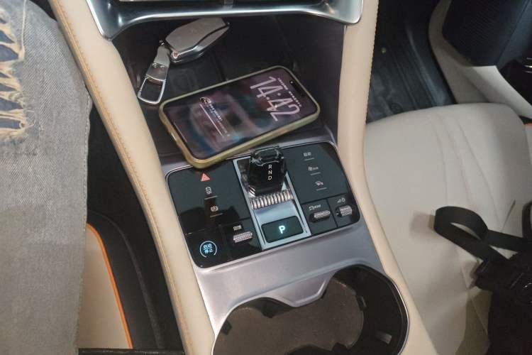 Used BYD Song PLUS New Energy 2023 Champion Edition EV 520KM Prestige Model Gear Lever