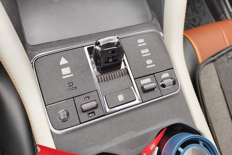 Used BYD Song PLUS New Energy 2023 Champion Edition DM-i 150KM Flagship PLUS Gear Lever