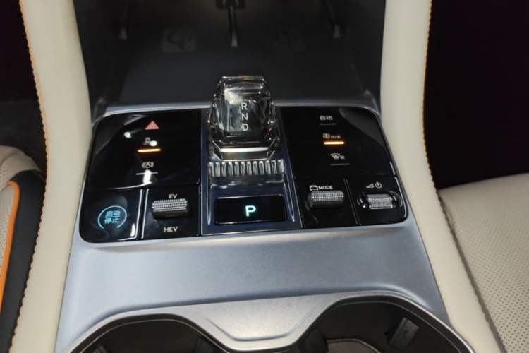 Used BYD Song PLUS New Energy 2023 Champion Edition DM-i 150KM Flagship PLUS Gear Lever