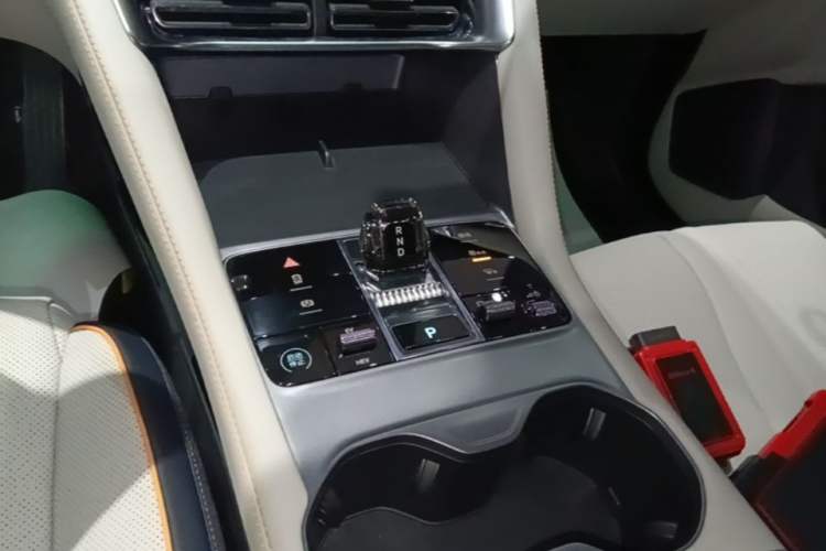 Used BYD Song PLUS New Energy 2023 Champion Edition DM-i 110KM Flagship PLUS Gear Lever