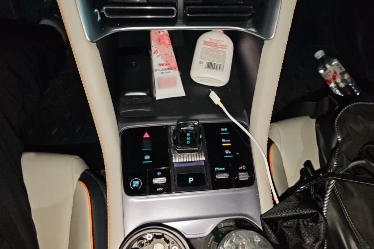 Used BYD Song PLUS New Energy 2023 Champion Edition DM-i 110KM Flagship Model Gear Lever
