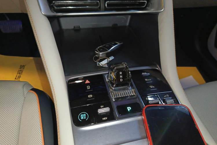 Used BYD Song PLUS New Energy 2023 Champion Edition DM-i 110KM Flagship PLUS Gear Lever