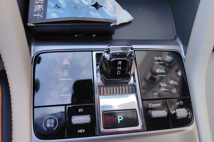 Used BYD Song PLUS New Energy 2023 Champion Edition DM-i 110KM Flagship Model Gear Lever