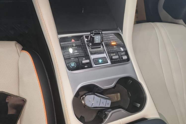Used BYD Song PLUS New Energy 2023 Champion Edition DM-i 110KM Flagship PLUS Gear Lever