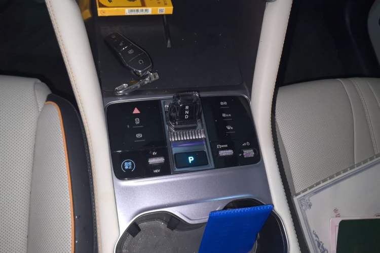 Used BYD Song PLUS New Energy 2023 Champion Edition DM-i 110KM Flagship PLUS Gear Lever