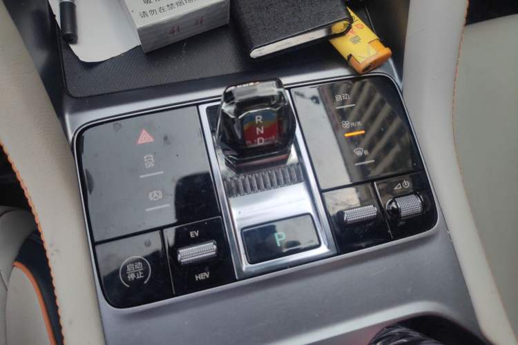 Used BYD Song PLUS New Energy 2023 Champion Edition DM-i 110KM Flagship Model Gear Lever