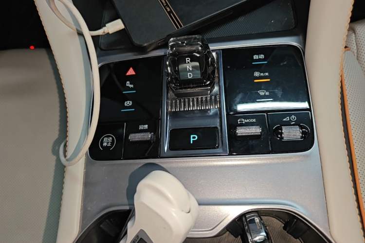 Used BYD Song PLUS New Energy 2023 Champion Edition EV 520KM Flagship Model Gear Lever