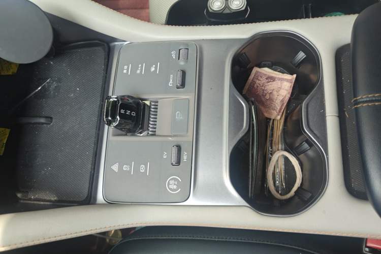 Used BYD Song PLUS New Energy 2023 Champion Edition DM-i 110KM Flagship PLUS Gear Lever