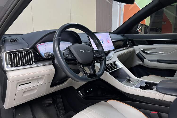 Used BYD Song PLUS New Energy 2023 Champion Edition EV 520KM Prestige Model Interior 1