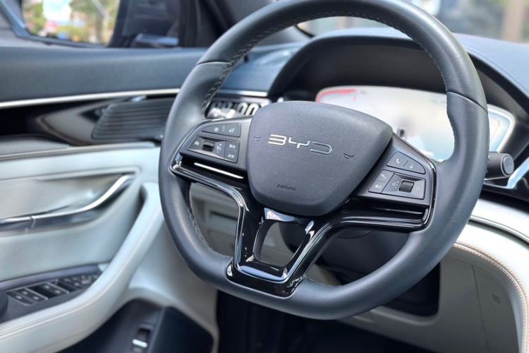 Used BYD Song PLUS New Energy 2023 Champion Edition DM-i 110KM Flagship Model Interior 1