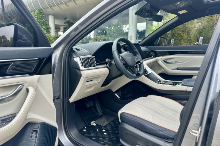 Used BYD Song PLUS New Energy 2023 Champion Edition DM-i 110KM Flagship Model Interior 5