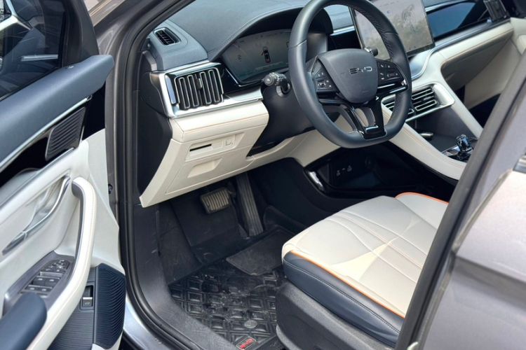 Used BYD Song PLUS New Energy 2023 Champion Edition DM-i 110KM Flagship Model Interior 6