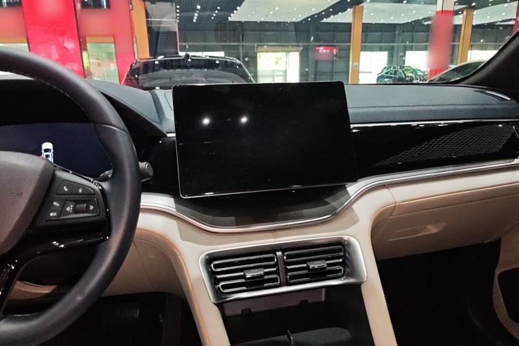 Used BYD Song PLUS New Energy 2023 Champion Edition DM-i 110KM Flagship Model Interior 6