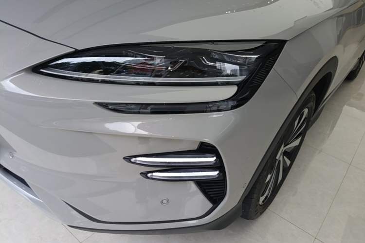 Used BYD Song PLUS New Energy 2023 Champion Edition EV 605KM Flagship PLUS Left Front Headlight