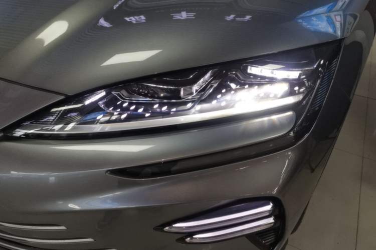 Used BYD Song PLUS New Energy 2023 Champion Edition DM-i 110KM Flagship Model Left Front Headlight